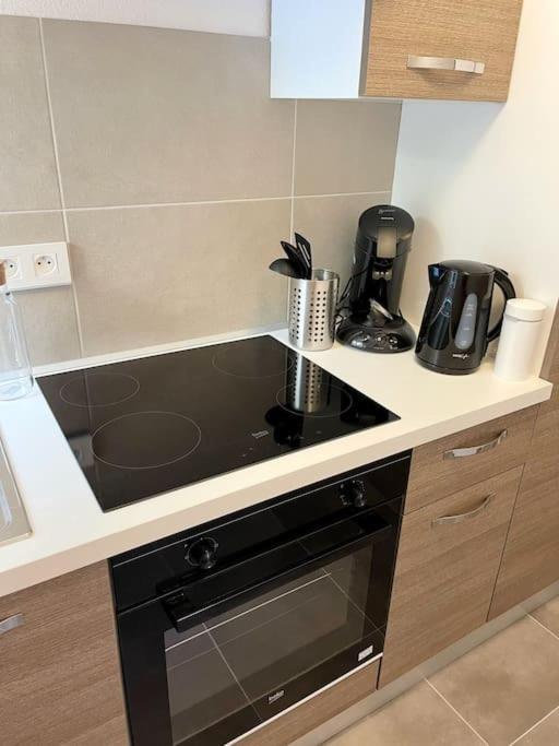 Rm-0 - Appartement F2 Au Rdc A Mulhouse Pour 1-2 Pers 외부 사진